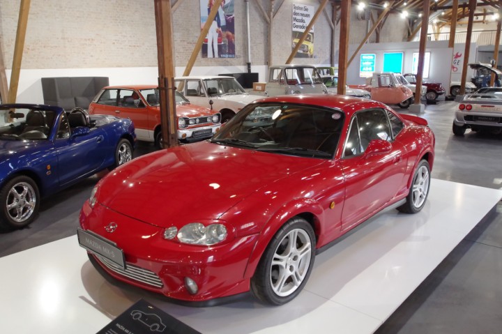2003_Mazda_MX5_Coupe
